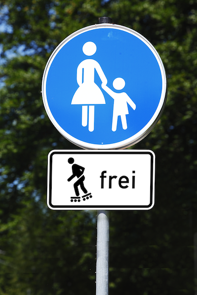 Andere-Teilnehmer-Strassenverkehr-Rollschuh_frei.png