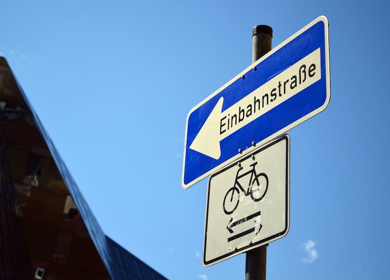 Andere-Teilnehmer-Strassenverkehr-einbahnstrasse_radfahrer_frei.jpeg