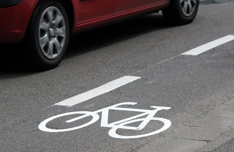Andere-Teilnehmer-Strassenverkehr-schutzstreifen_radfahrer.jpeg