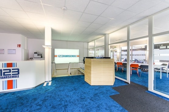 Fahrschule Bochum Empfang und Fahrschul Simulator