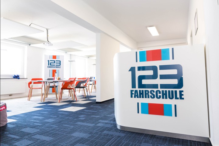 Fahrschule Recklinghausen Unterrichtsraeume und Theke