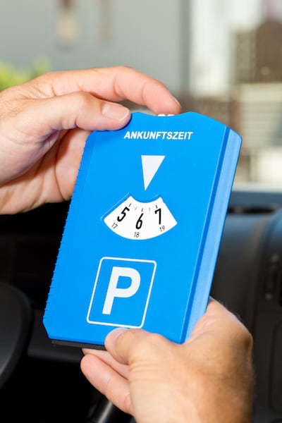Ruhender-Verkehr-parkscheibe.jpeg