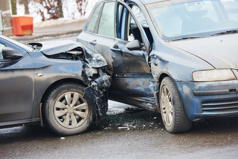 Verhalten-besondere-Verkehrssituationen-Verkehrsunfall.jpeg