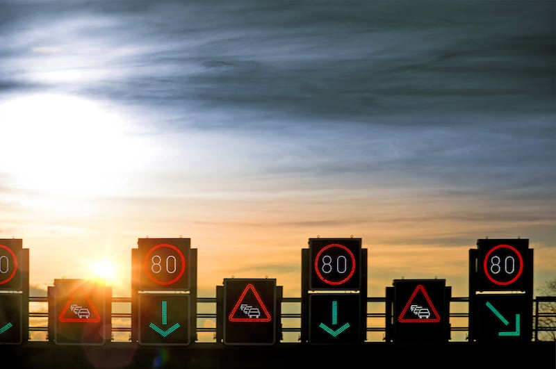 Verkehrszeichen-Dauerlichtzeichen.jpeg