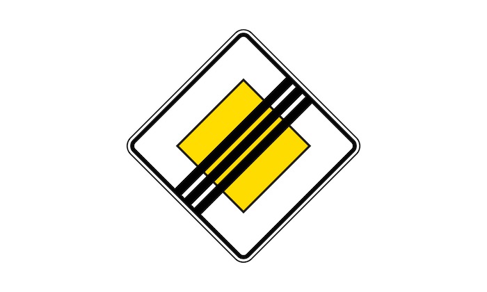 Verkehrszeichen-Ende-der-Vorfahrtstraße.jpg