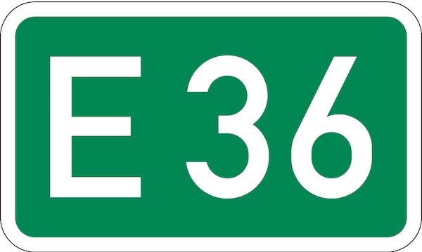 Verkehrszeichen-Nummer-einer-Europastraße.jpg