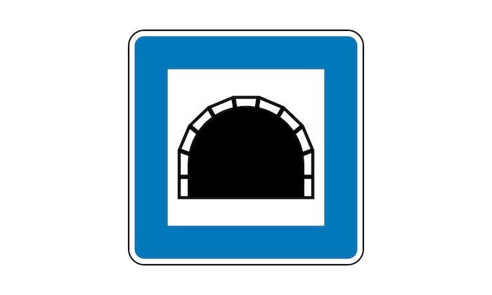 Verkehrszeichen-Tunnel.jpg