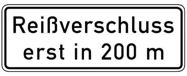 Verkehrszeichen-Zusatzzeichen-_Reißverschlussverfahren-erst-in-m_.jpg